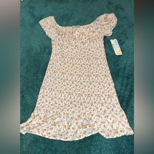 Almost Famous sunflower sundress. Never worn. Still has tags.